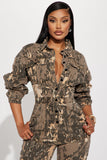 https://cdn.shopify.com/s/files/1/0293/9277/files/06-05-23Studio2_KJ_RL_PC_14-38-54_29_LR7378BFN_Camouflage_32910_SG.jpg?v=1686592542
