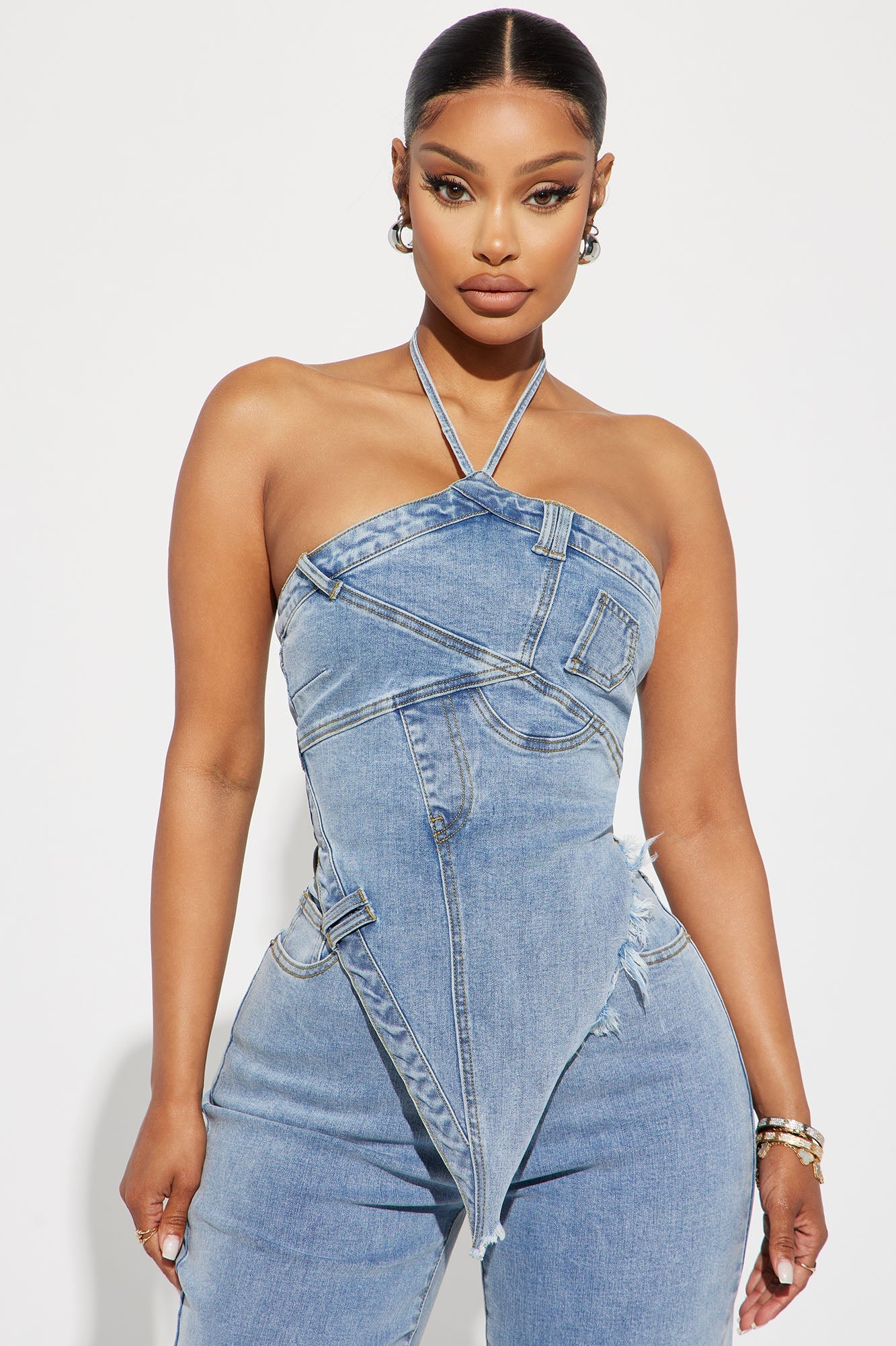 https://cdn.shopify.com/s/files/1/0293/9277/files/07-05-23Studio2_KJ_RL_12-05-49_26_GW23C6226_LightWash_40147_CM.jpg?v=1688776018